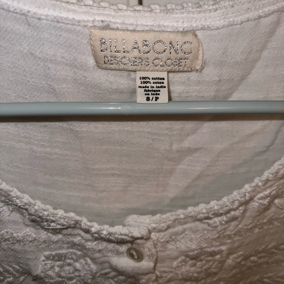Women’s Billabong Designer Closet blouse - Picture 2 of 4